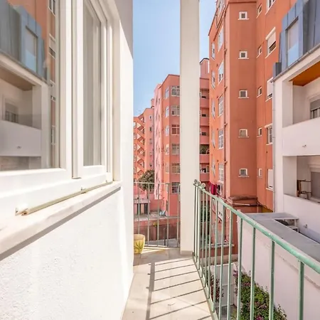 Guestready - A Prime Near Campo De Ourique * 리스본